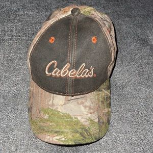 Cabela’s Worlds Foremost Outfitters Camouflage Adjustable Cap